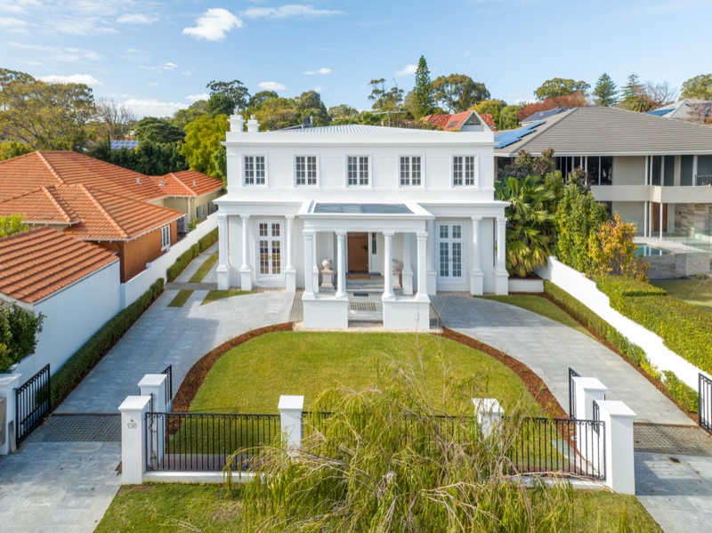 Drohne im Einsatz für Immobilienfotografie Hamburg